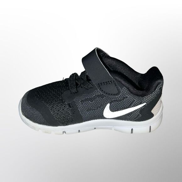 Baby Nike Free 5 Black White Sneakers Size 4 C - Picture 4 of 7